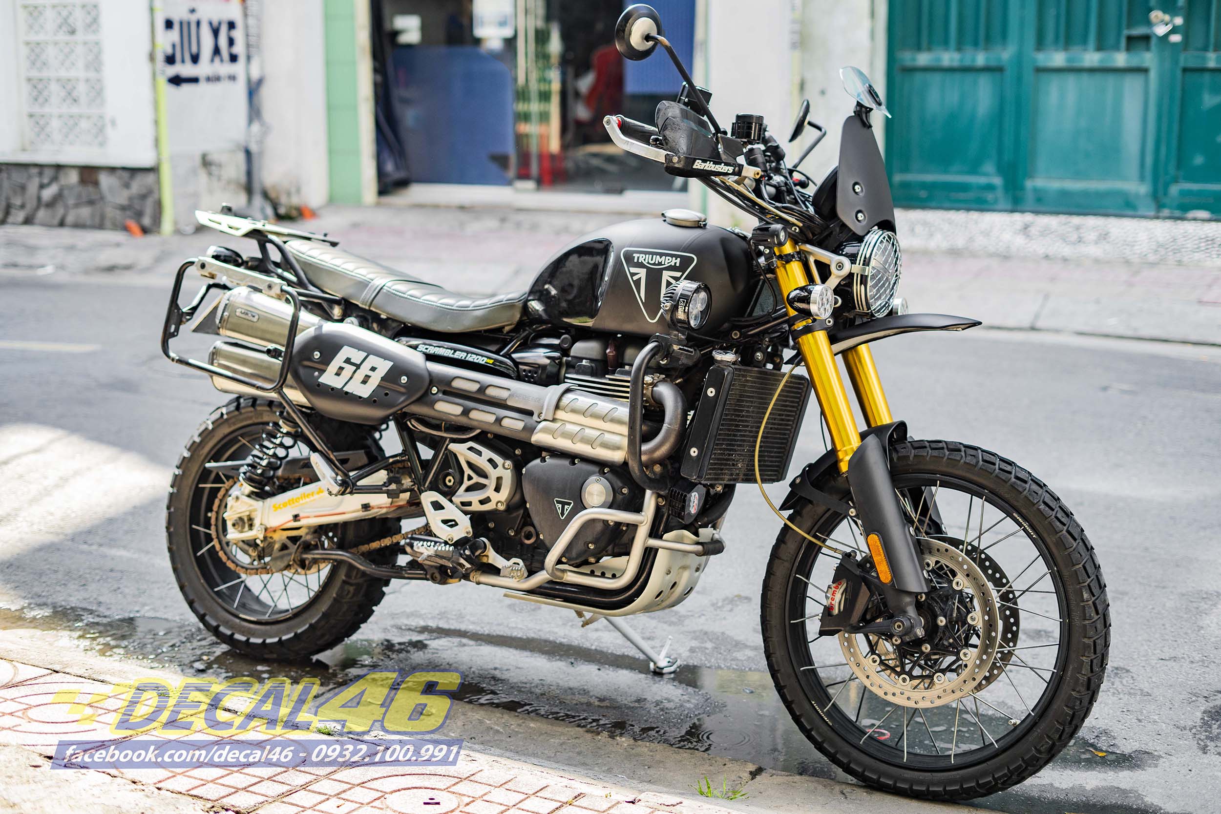 tem-xe-triumh-scrambler-900-den-mo-3.jpg